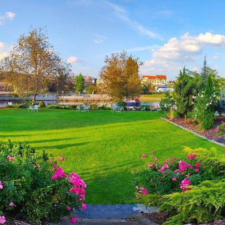 Atmosfera Bed and Breakfast Μπίντγκοστς Εξωτερικό φωτογραφία